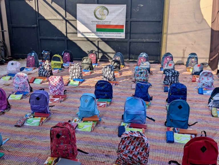 Lire la suite à propos de l’article 50 Kits Scolaires pour les Orphelins